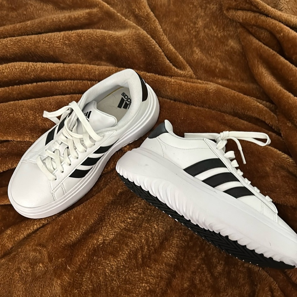 Adidas platform size 6